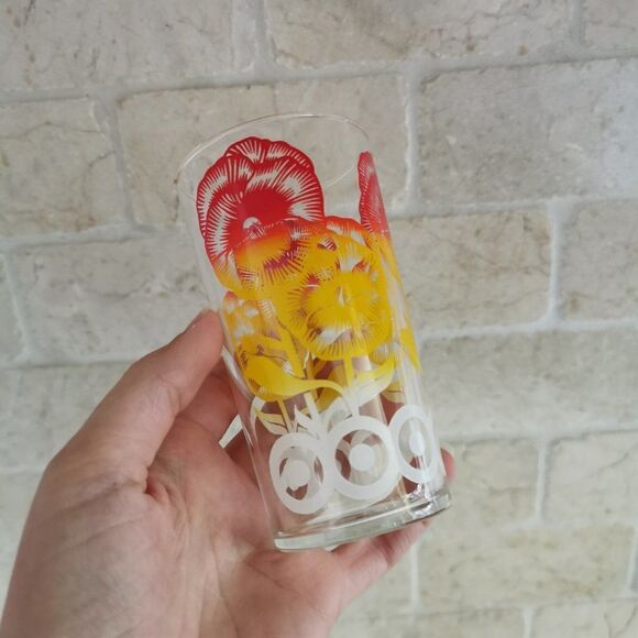 Vintage Pansies Drinking Glass, Red Yellow Collectible Juice Glass - Picture 4 of 7